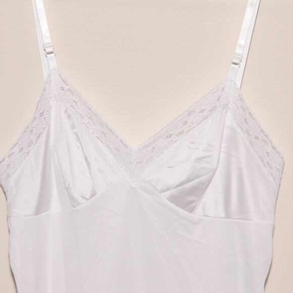 Vanity Fair Full slip White Size 34 Made in USA - Picture 2 of 7